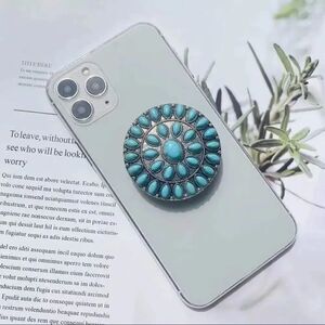 Brand New Western Ladies Turquoise Bead Circle Concho Adjustable Phone Grip